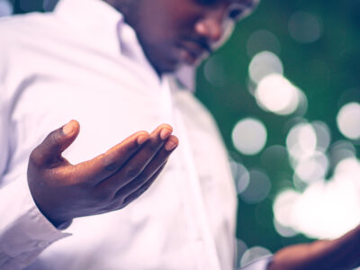 african-man-praying-thank-god